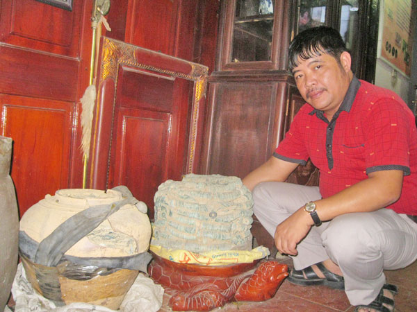 Người sở hữu kho tiền cổ nặng 6 tấn