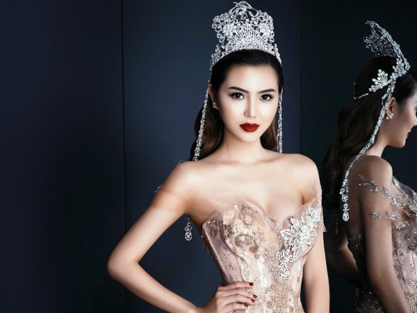 Nữ hoàng sắc đẹp toàn cầu Ngọc Duyên khoe vóc dáng "đồng hồ cát" gợi cảm