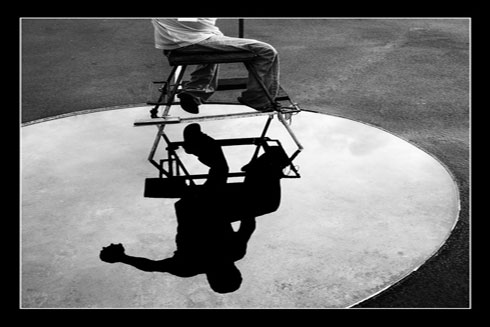 Vẫn bình chân trước những thị phi