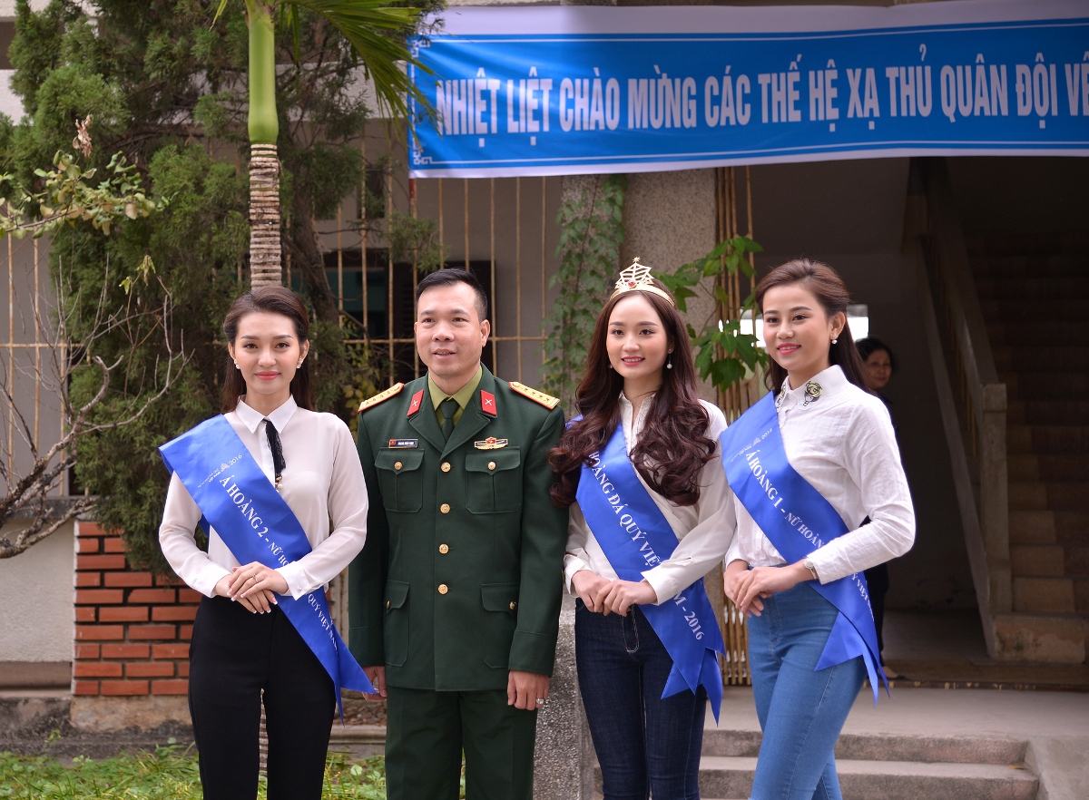 Top 3 "Nữ hoàng đá quý Việt Nam 2016" đồng hành cùng xạ thủ Hoàng Xuân Vinh 