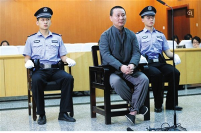 <a target='_blank' href='https://www.phunuvagiadinh.vn/so-khanh.topic'>Sở khanh</a> lừa tình, tiền của 15 nữ sinh viên đại học - Ảnh 1 Sở khanh lừa tình, tiền của 15 nữ sinh viên đại học - Ảnh 1