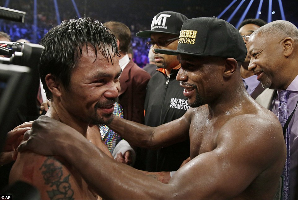 Mayweather thắng điểm Pacquiao trong 